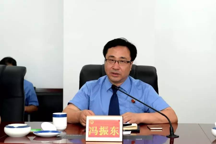 唐山市检察院党组副书记,常务副检察长冯振东作工作汇报